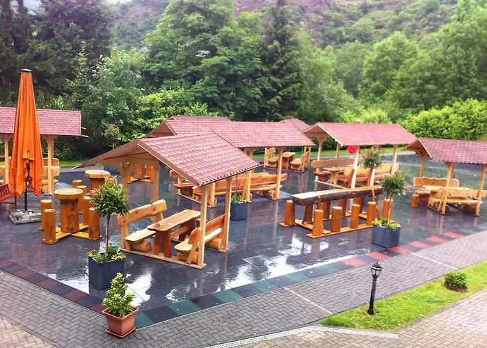 Moselhotel Waldeck فندق