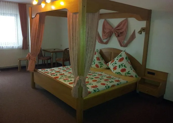 Moselhotel Waldeck فندق